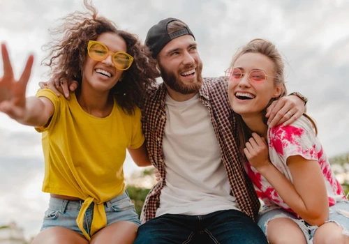 5 segredos para a felicidade! Pesquisa de Harvard mostra o que fazer ( Imagem: Freepik)