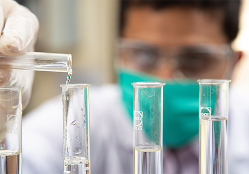 Cientistas criam vacina personalizada contra o câncer.