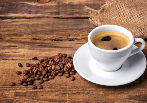 Cafeína 'engana' o cérebro? Veja quantas xícaras podemos tomar por dia ( Imagem: Freepik)