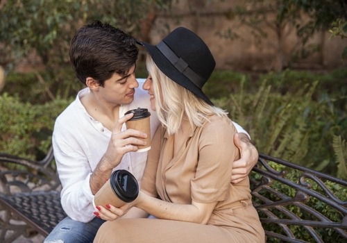 Está buscando um parceiro? Conheça esses aplicativos de namoro