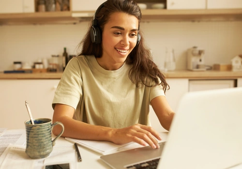 5 maneiras de ganhar até 5 mil reais por mês sem sair de casa